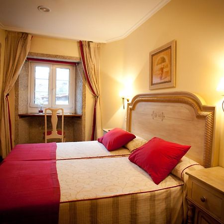 Hotel Fonte De San Roque ซานติอาโก เด กอมโปสเตลา ภายนอก รูปภาพ