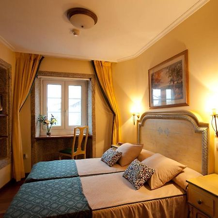 Hotel Fonte De San Roque ซานติอาโก เด กอมโปสเตลา ภายนอก รูปภาพ