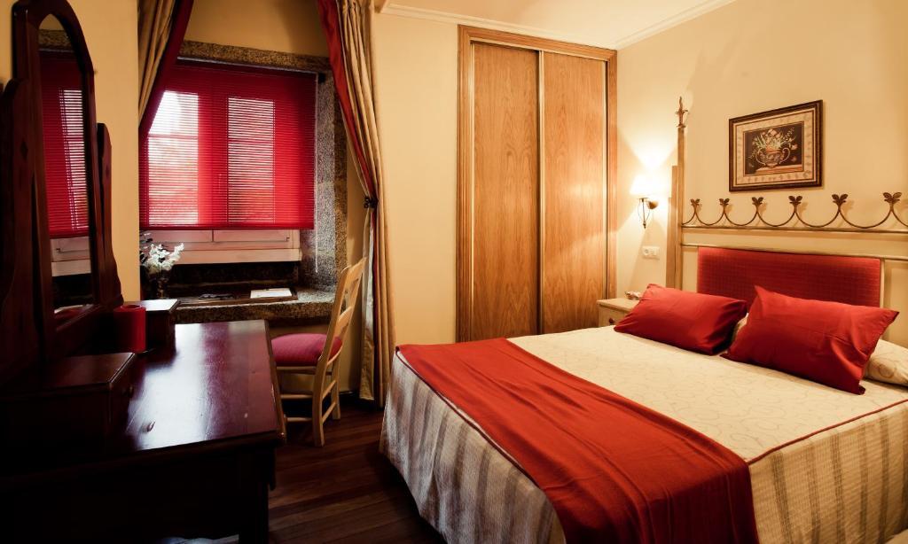 Hotel Fonte De San Roque ซานติอาโก เด กอมโปสเตลา ภายนอก รูปภาพ