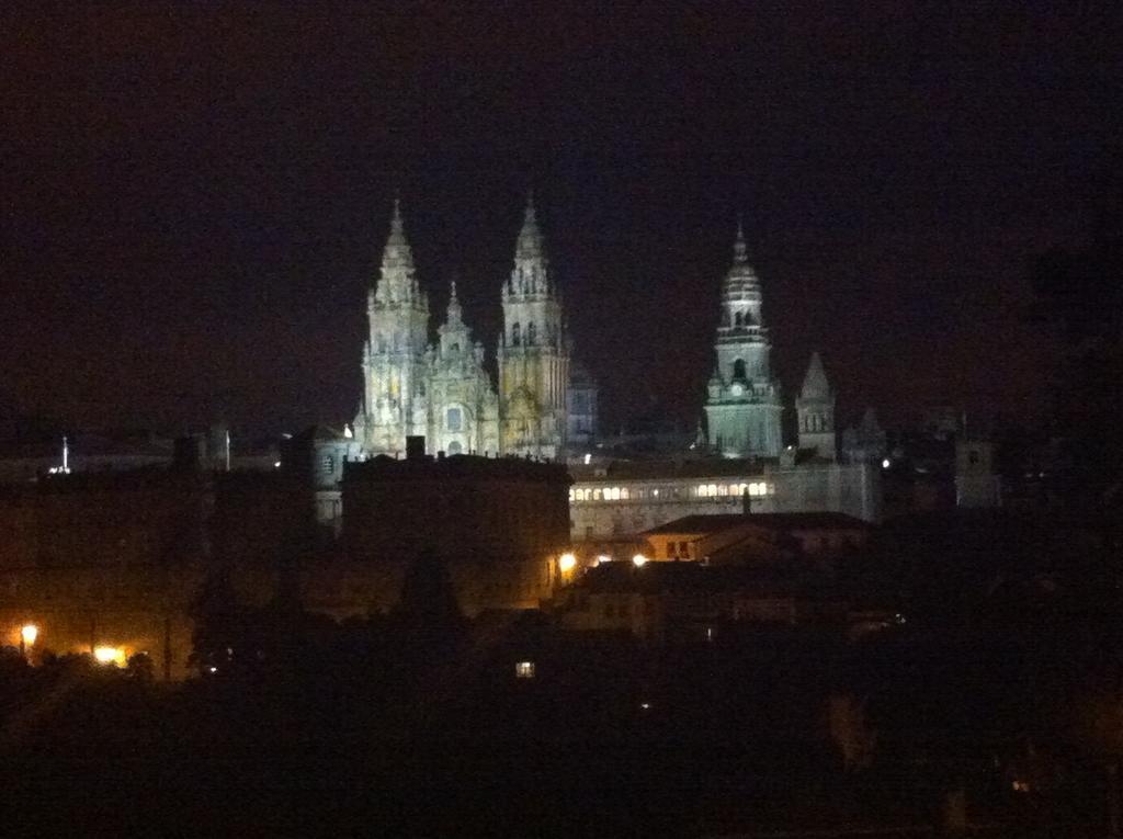 Hotel Fonte De San Roque ซานติอาโก เด กอมโปสเตลา ภายนอก รูปภาพ