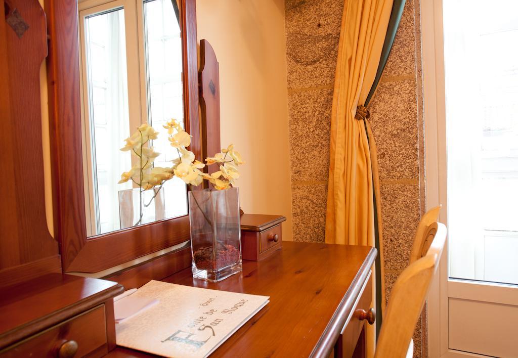 Hotel Fonte De San Roque ซานติอาโก เด กอมโปสเตลา ภายนอก รูปภาพ